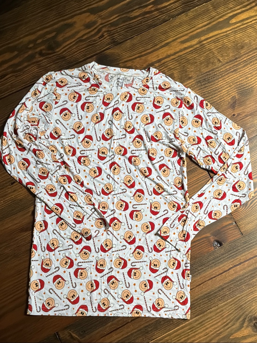 Women’s Long-Sleeve Holiday Tee in White with Festive Santa Print